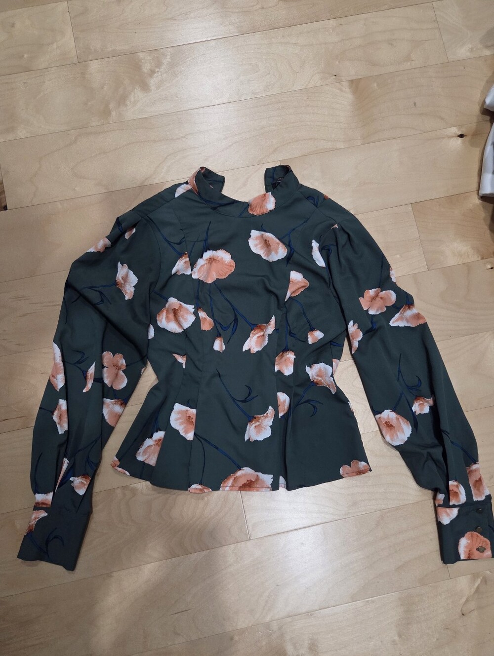 Forever 21 Dark Green Floral Mock-Neck Peplum Blouse